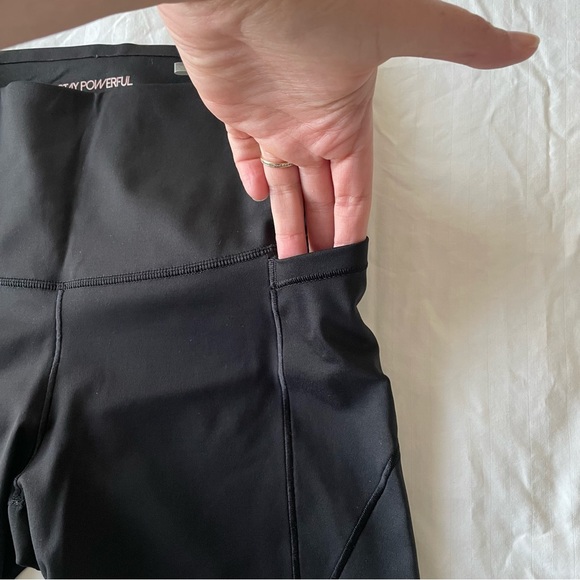 Calia | High-Waisted Bike Shorts w/ Pockets - Size M - Picture 4 of 8